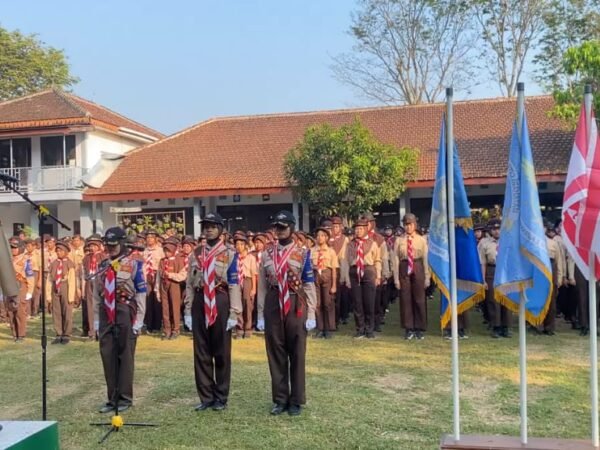 Upacara Peringatan Hari Pramuka ke-65 di SMPN 2 Ambarawa Berlangsung Khidmat